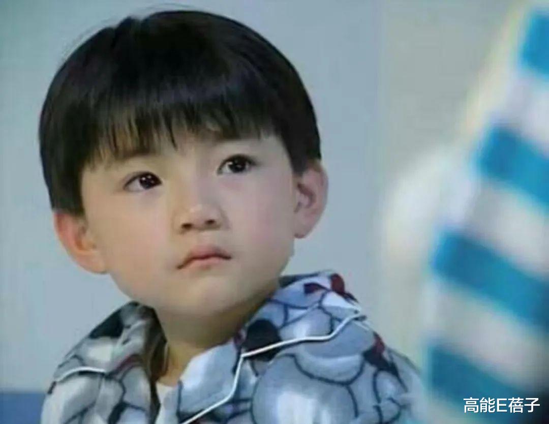 王欣逸|《海豚湾恋人》童星杀人改判17年，死者母亲痛哭：法官还公道
