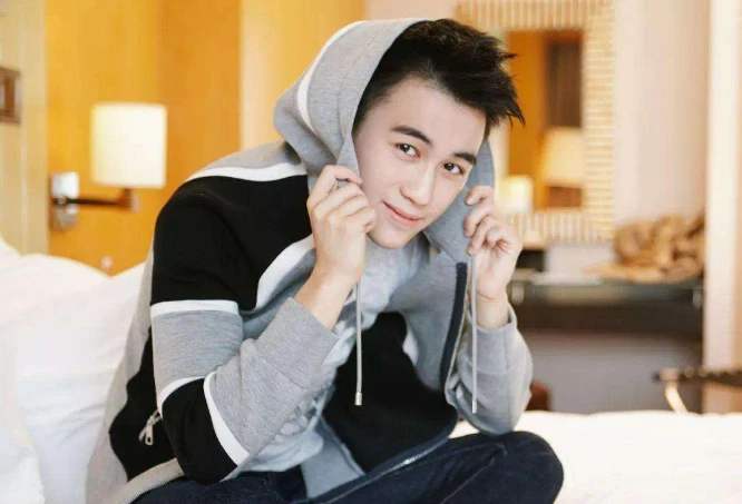 爸爸去哪儿|《爸爸去哪儿》的四对“假父女”，三对都已没联系，唯独他娶了孩子妈！