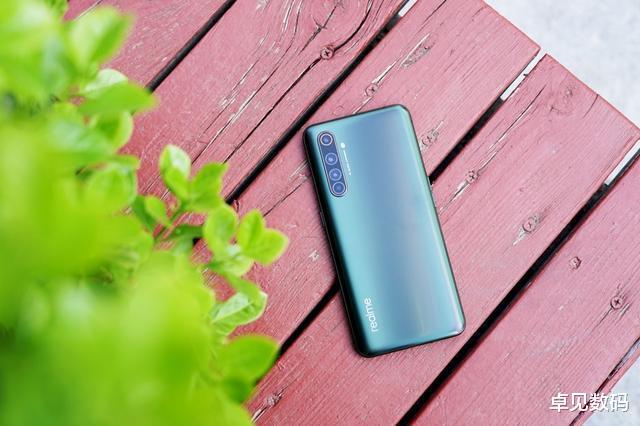 realme|realme又要发布新机，4800mAh +天玑2000，价格3299起！