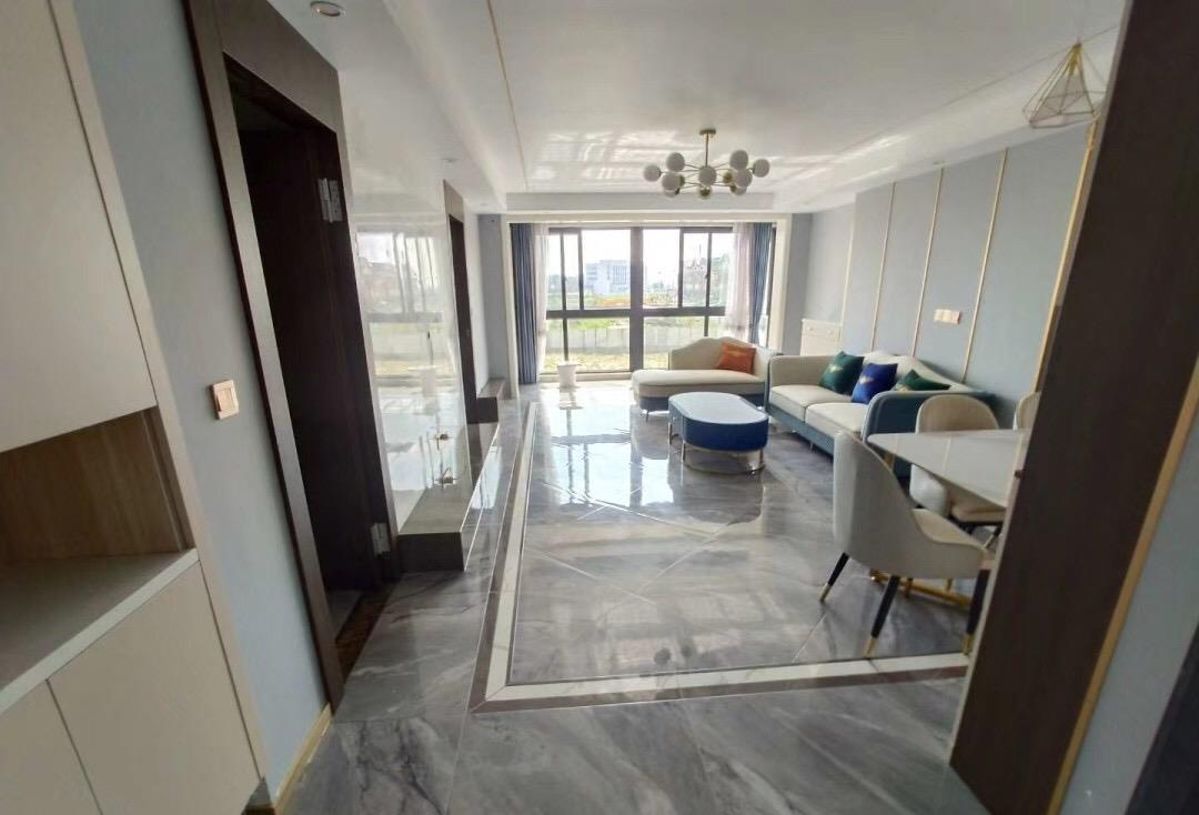 @终于装修完工，隐形门电视墙非常喜欢，卧室打飘窗柜很实用，晒晒