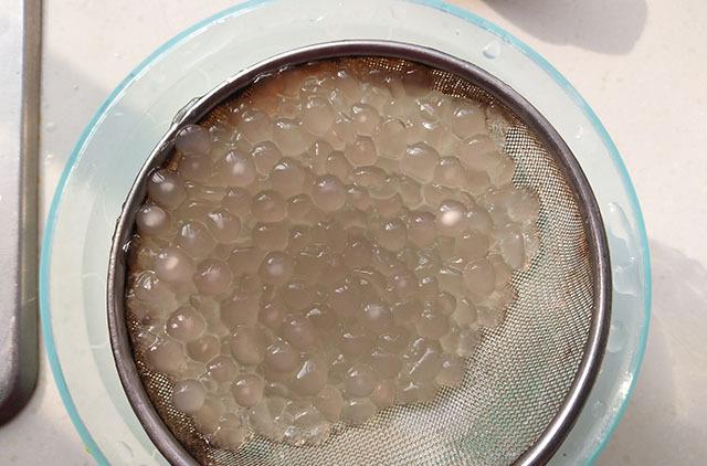 奶茶@夏天到了，家人就馋这甜品，煮一煮搅一搅，比奶茶香浓好喝