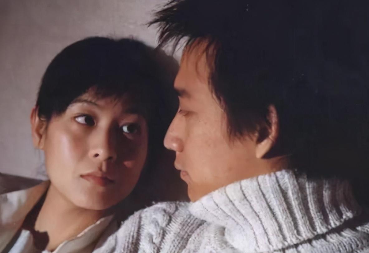 黄磊|他与音乐才女“纠缠”多年，转身娶自己学生为妻，却被同学晒出亲密照