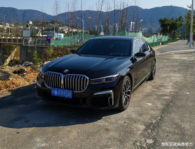 宝马7系■福建商人花113万买到宝马740行政运动版，客户看到车牌时直呼漂亮