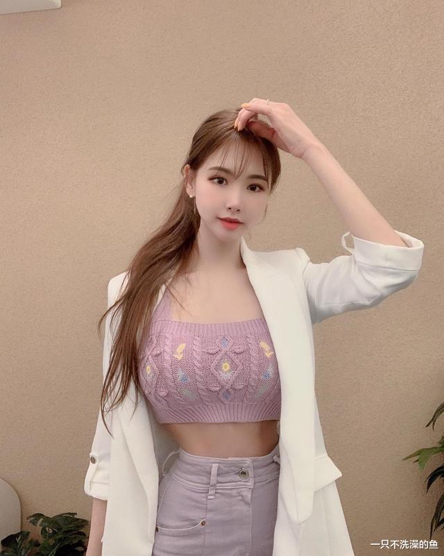 西装|时尚白领，怎么能少了白西装呢