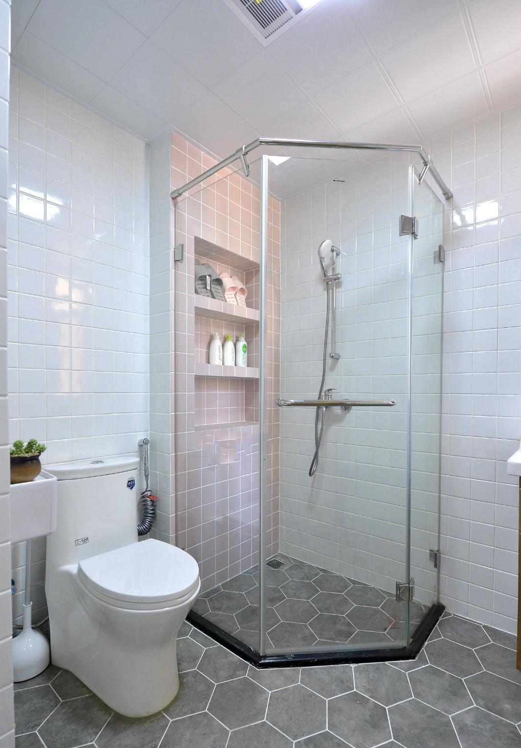 「」128㎡，入门被玄关迷住，阳台做个小抬高，完工更漂亮实用，有品位