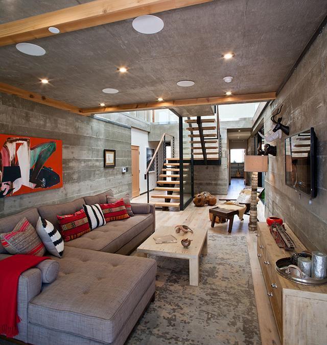 「」自建实木别墅设计,原木风谁不喜欢呢?进屋我就被迷住了!