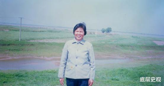 开国元勋|毛主席的女儿忍痛被送人，流落民间多年被找到，现在却生活成这样