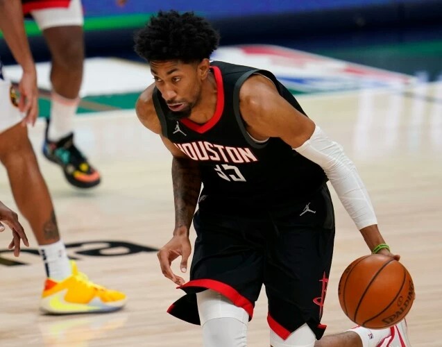 詹姆斯·哈登|官宣！火箭2连胜被终结，1换1交易物超所值，哈登闹剧有新消息