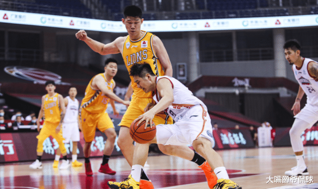 「广厦」5人上双!广厦4少合砍85分压双外同曦 粤辽疆得小心这股本土力量