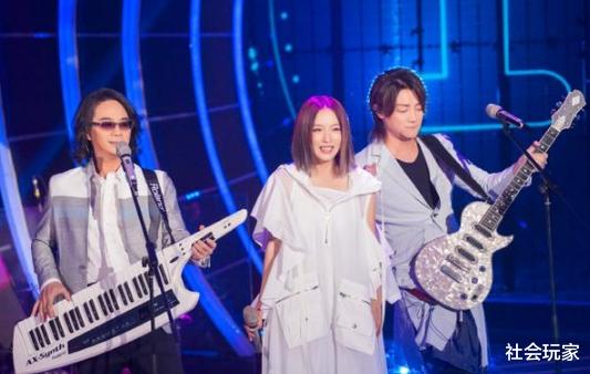 【飞儿乐团】曾经误以为自己是乐队灵魂，飞儿乐队把主唱踢出？如今怎么样了