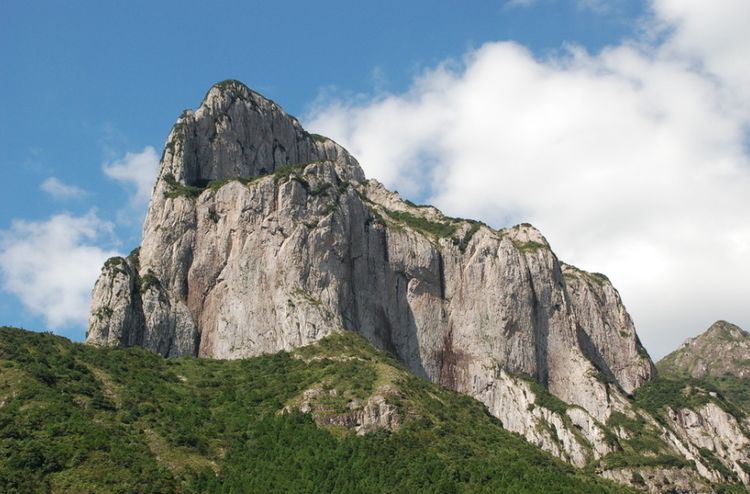 雁荡山▲我国的两座“东南第一山”，风景优美各具特色，你更喜欢哪一座？