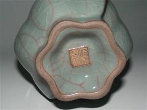 【官窑】汉代遗韵两宋留，千开万边凝如冰：官窑