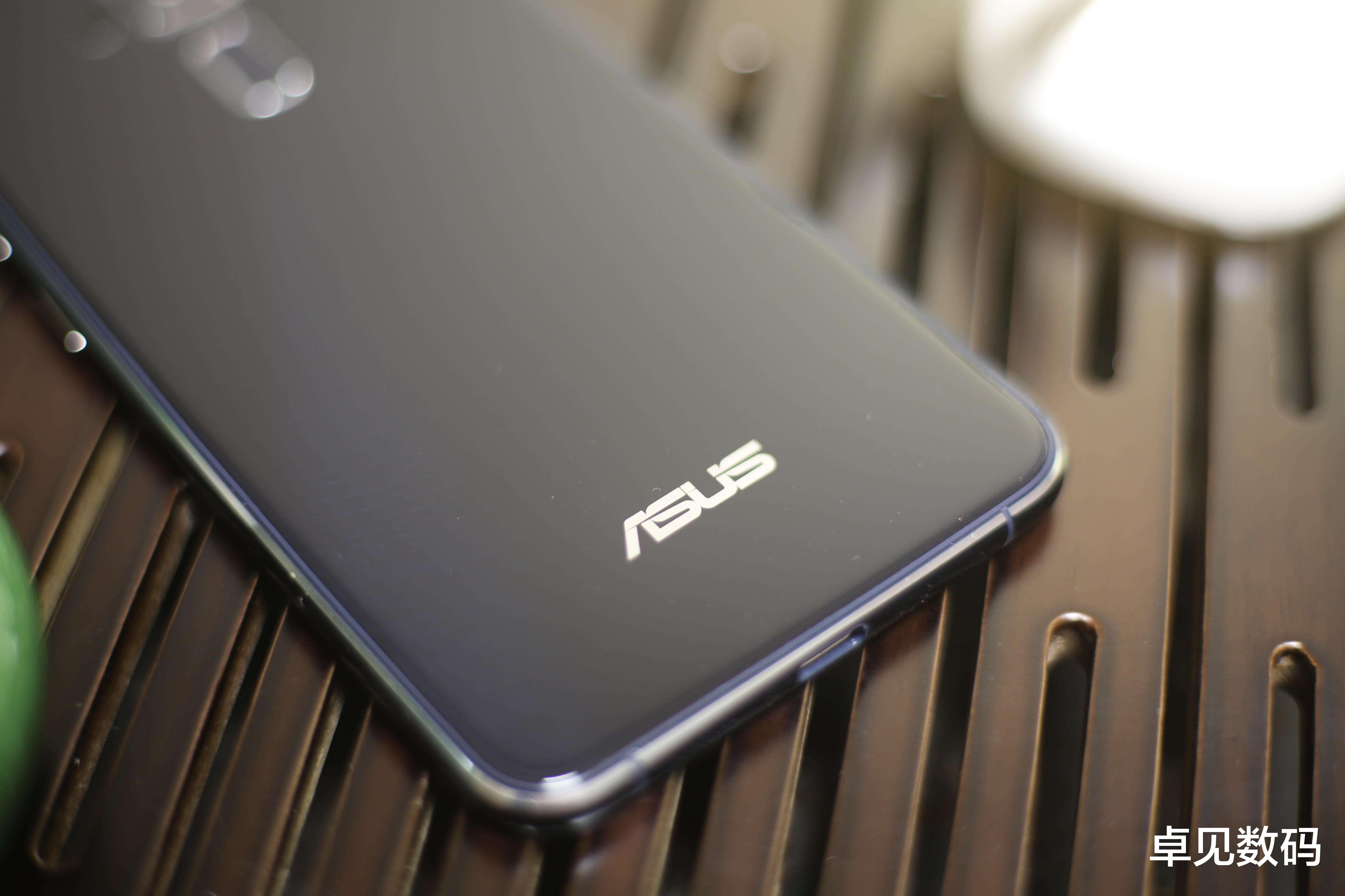 华硕|6000mAh新机很良心,12+128G才卖3999,骁龙865加持!