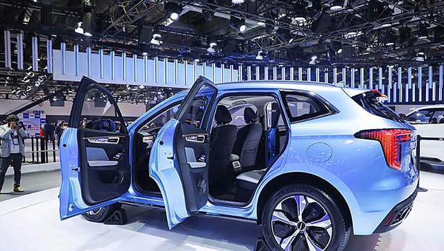 『奔驰C级』看了10遍途观,决定等它,10万级香车升级,搭混动引擎延续传奇