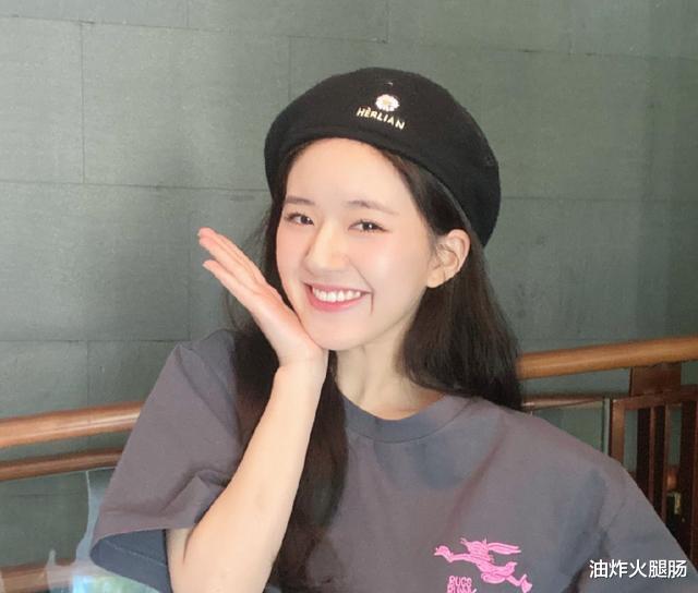 小姐姐|脸上有这三个特征的女生，“扎发”比“披发”好看，并非完全看脸