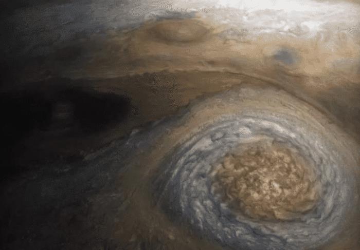 『木星』木星内部有个圆滚滚的奇异世界，宇宙间最不可思议的金属