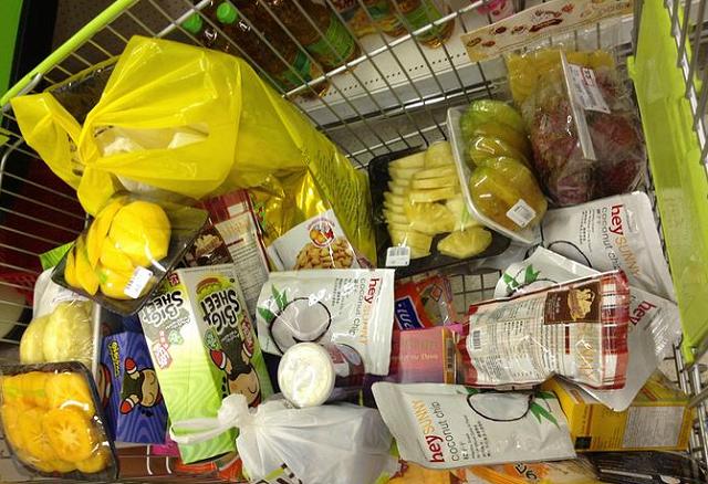 炸鸡|三种高热量的零食，宁愿吃炸鸡也别吃它，否则肥肉蹭蹭往外漏！