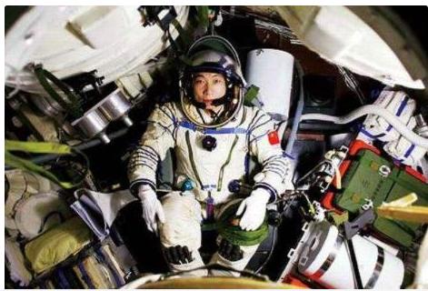 太空:杨利伟为何完成任务后,就再也不上太空也不露面了?他到底怎么了