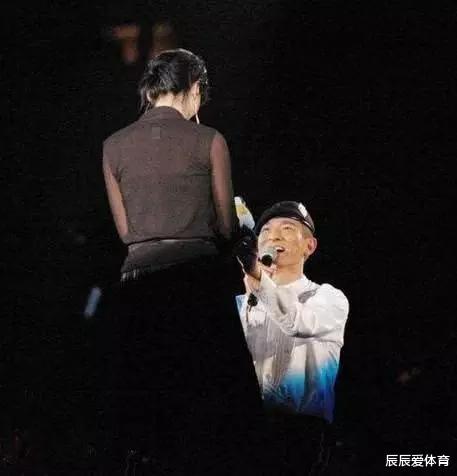 「潘长江」她不算美女，胜在清新，连天王刘德华都被她惊艳，如今52岁成这样