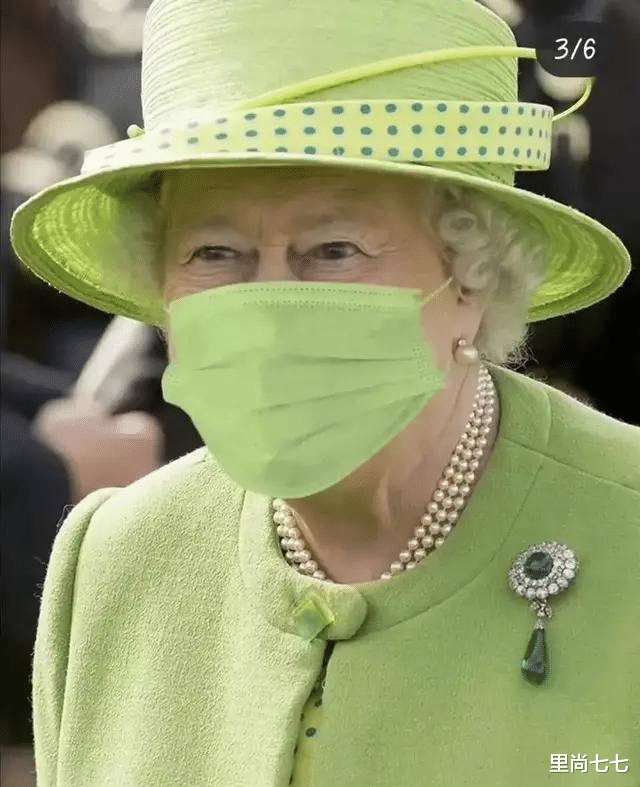 #查尔斯王子#儿子确诊女王居家办公，93岁造型精致红唇明艳，却难掩满眼焦虑
