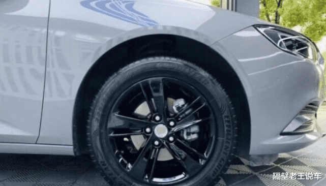 别克君威|跌到12万多，成车市最厚道B级车，车长4米9标配9AT，不买雅阁就选它