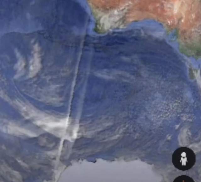 哺乳动物|网友在谷歌地球里发现一个长5000公里的未知物体！