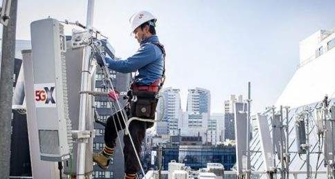 复赛|三星作为韩国唯一开发5G设备的公司，正在同时开发3.5GHz和28GHz