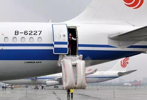 清朗天空|又有人对飞机“动手”了？还是大三学生！厦门警方：拘留10日！