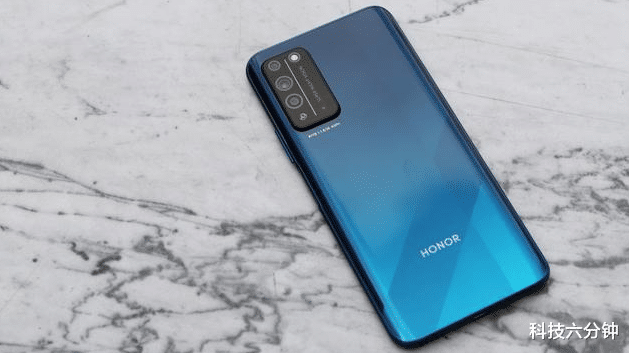 荣耀：荣耀喜提冠军，90HZ+4300mAh+IMX600，8分钟销量突破10万台