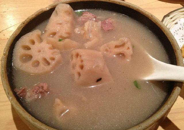 食材|和异性一起吃饭,这4种食物最好别点,否则尴尬的是你,没形象!