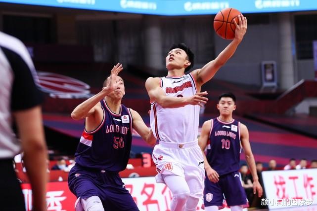 广东男篮|广东豪取25连胜历史第二长！全队三分35中15，杜指导场边大笑