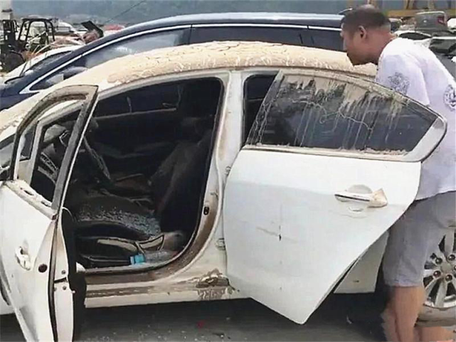 『新车』农民工8000块买泡水宝马, 打开车门路人羡慕了: 给你8万, 车卖我