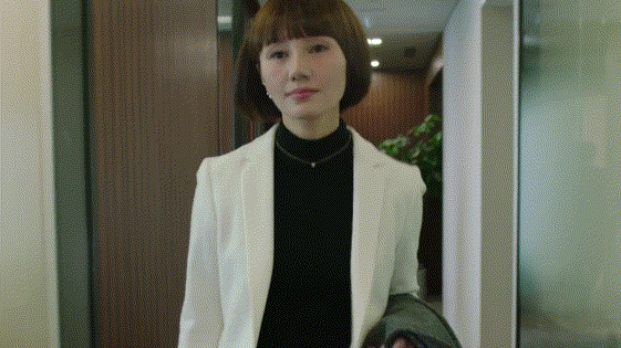 袁泉|《流金岁月》大结局：袁泉4年后成了她的手下败将？