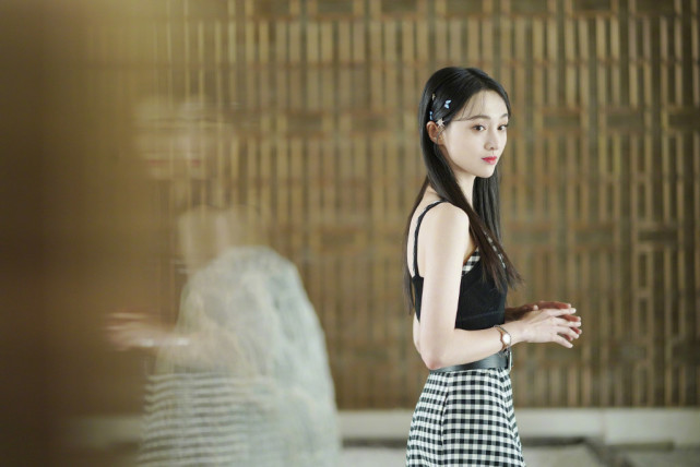 郑爽|郑爽打理发型有一手，参加综艺连换四款发型，怎么都看不厌！