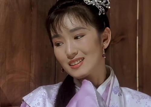 巩俐|郑佩佩直言巩俐“秋香”尴尬，她才是“第一人选”，但因片酬遗憾错过