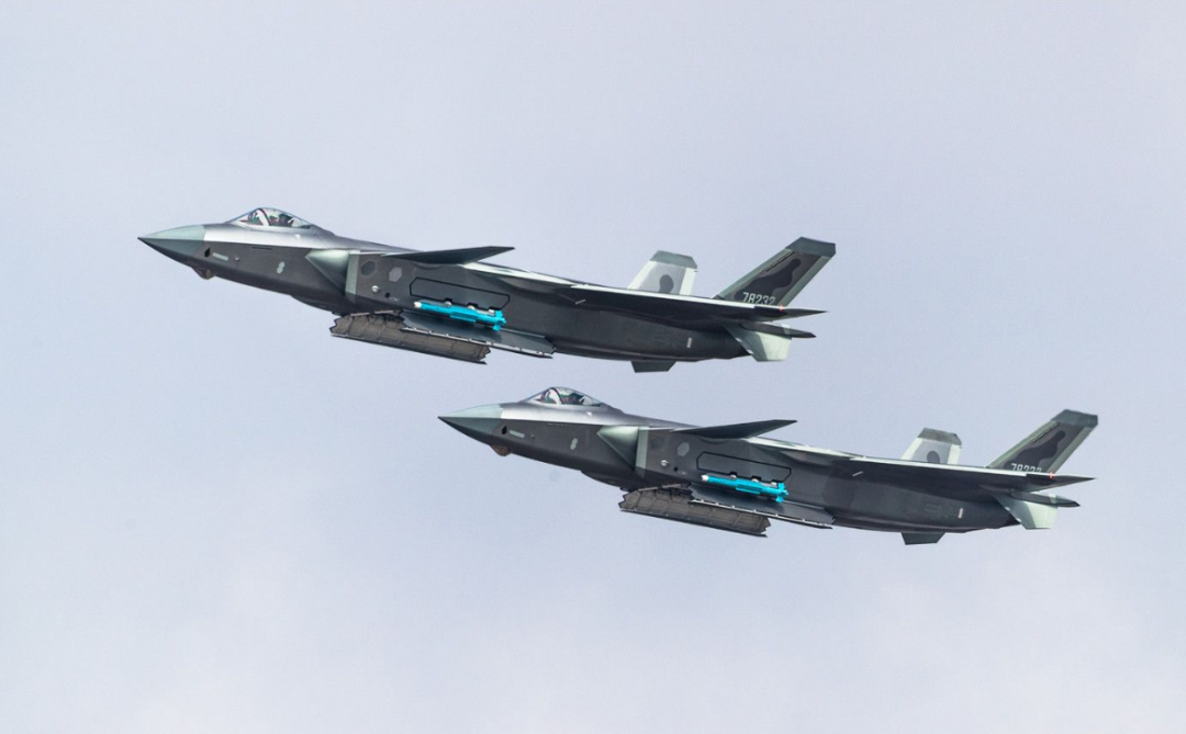 #飞机#中美俄最快战机的时速：美4100公里，俄罗斯3980公里，中国呢？