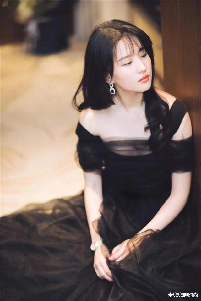 发型|不管脸大不大，弄发型谨记“三要，三不要”，免得显胖又不上档次