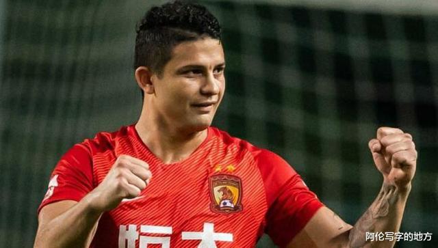 国足@国足大胜上港一人却难言开心,曾被寄予厚望,如今却表现难堪重用