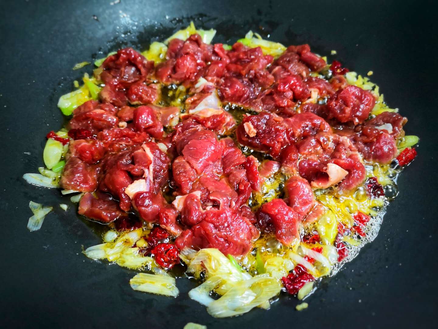 『牛肉』这菜我每周必三次，再贵也不能省，孩子常吃体格壮，只长劲不长肉