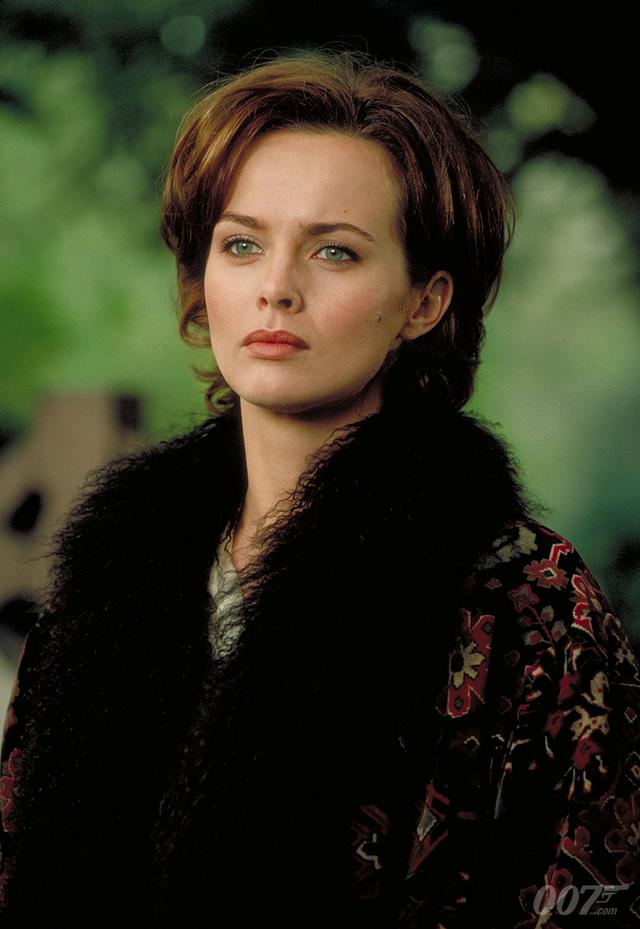 谢韶光@六代007身边到底多少邦女郎，谁才是邦女郎的标杆？