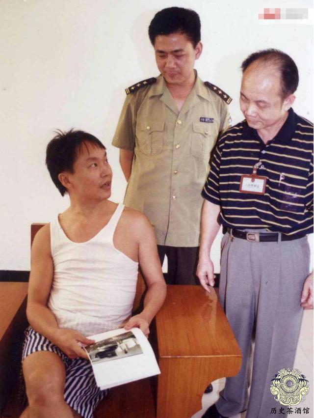 张子强■“世纪贼王”张子强老照片：出狱后很嚣张，图2是与其老婆的合影