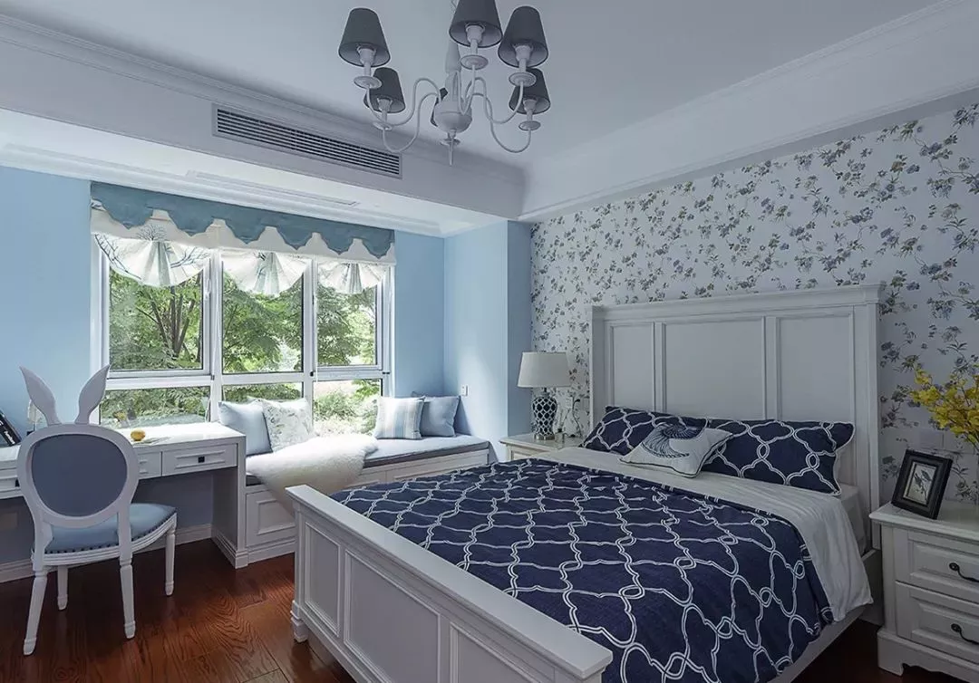 「」卧室里的小飘窗，颜值高又能收纳，有谁不喜欢它？