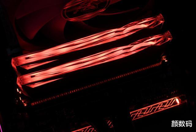 |影驰星曜DDR4 3600内存评测：玩灯、玩超频，看哪样适合你？