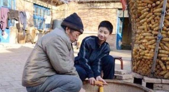 清华大学|2年前,高考744分的状元考上清华,却要靠捡垃圾凑学费,如今怎样