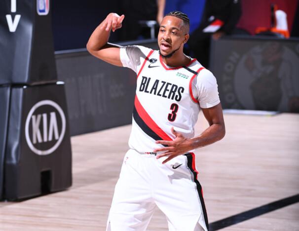 湖人队|太强了!湖人双星合体创新高!詹眉狂轰67+23+16,开拓3巨砍82分也没辙