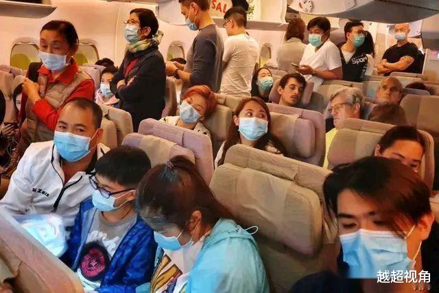 [美国]特朗普：你不允许恢复中美直航，我就不让你40万留学生回国！