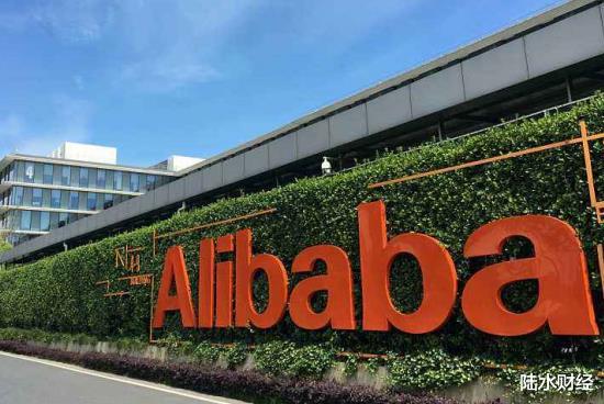 『快递』真正的快递巨头:一口气买下2300辆重卡,业务量是顺丰的2.5倍