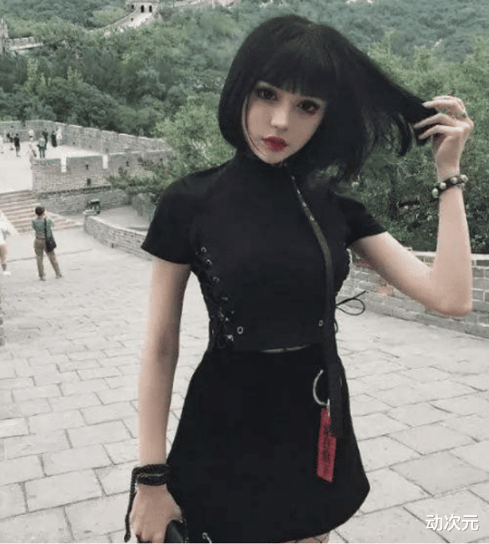 萝莉|还记得曾经大火的“暗黑萝莉”吗？如今素颜出镜，网友：我没眼花吧？