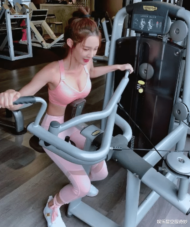 #Angelababy#她是全球百大美女，五官神似杨颖，凭健身照吸粉无数，今火遍全国