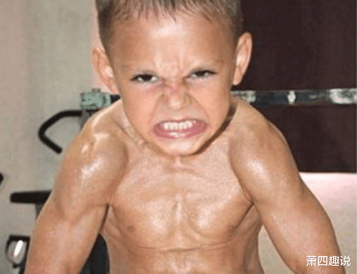 『道恩·强森』他从2岁开始拼命健身14年,被誉为“小巨石强森”,现在像“怪物”